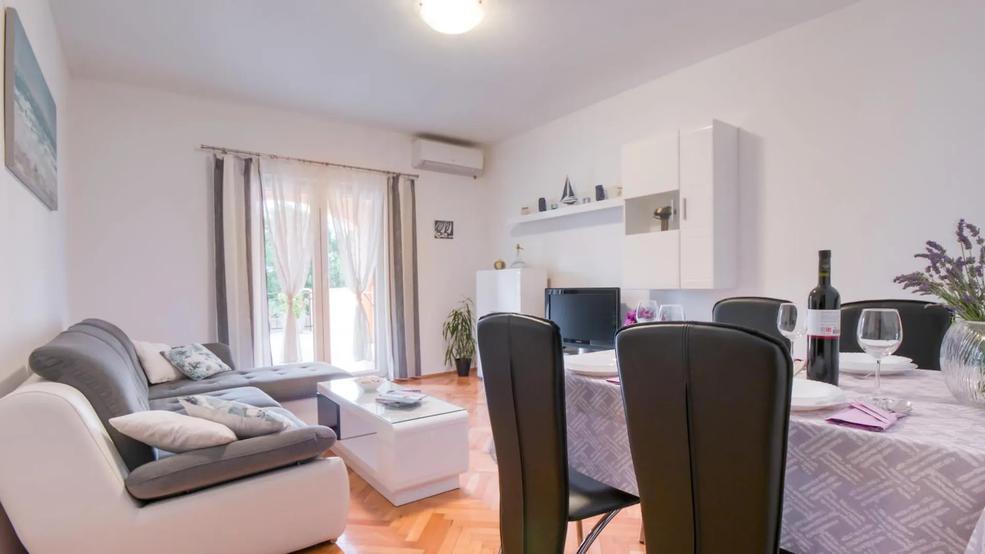 Apartman Sunce Njivice Croacia