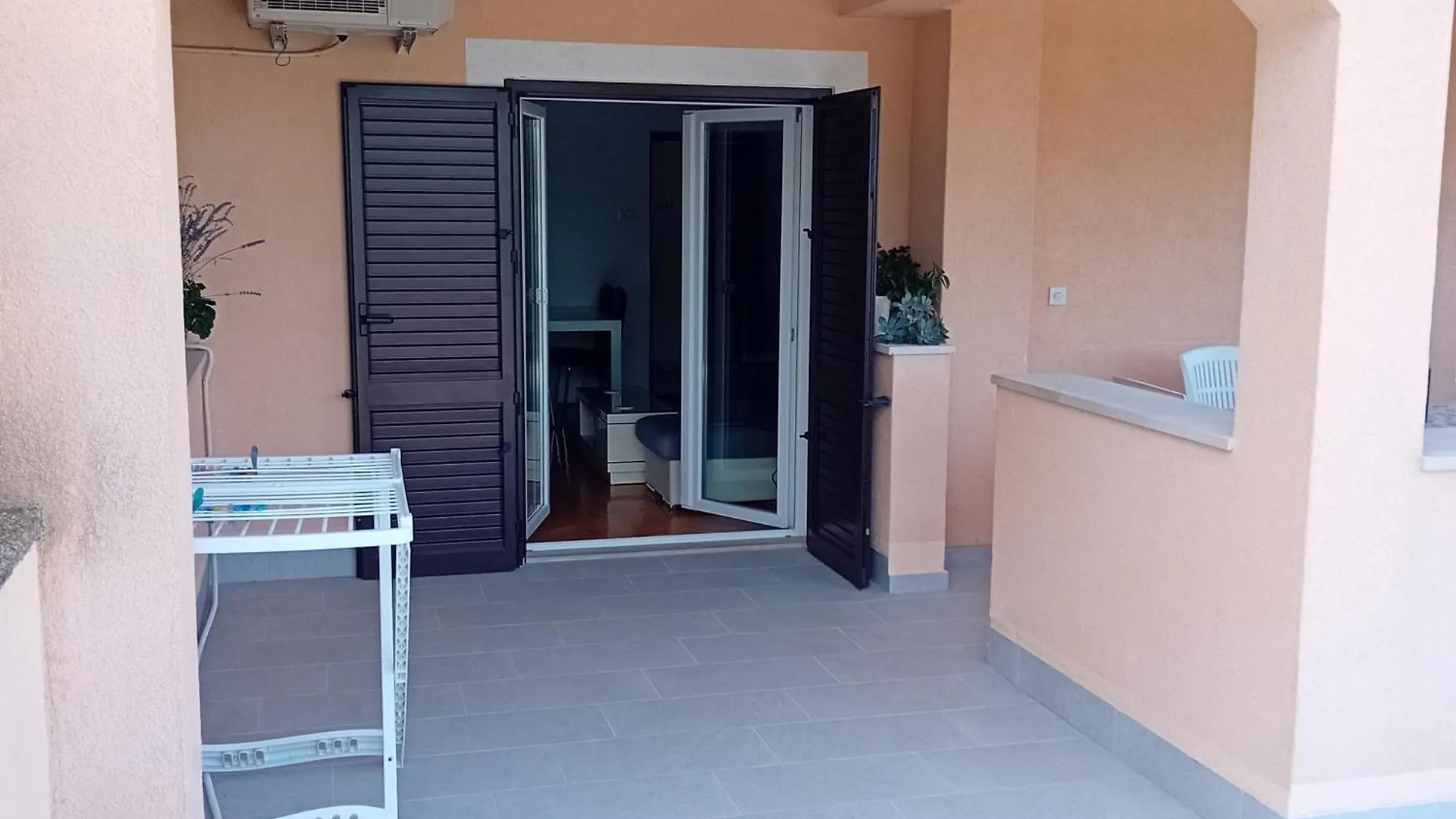 Apartman Sunce Njivice Apartamento